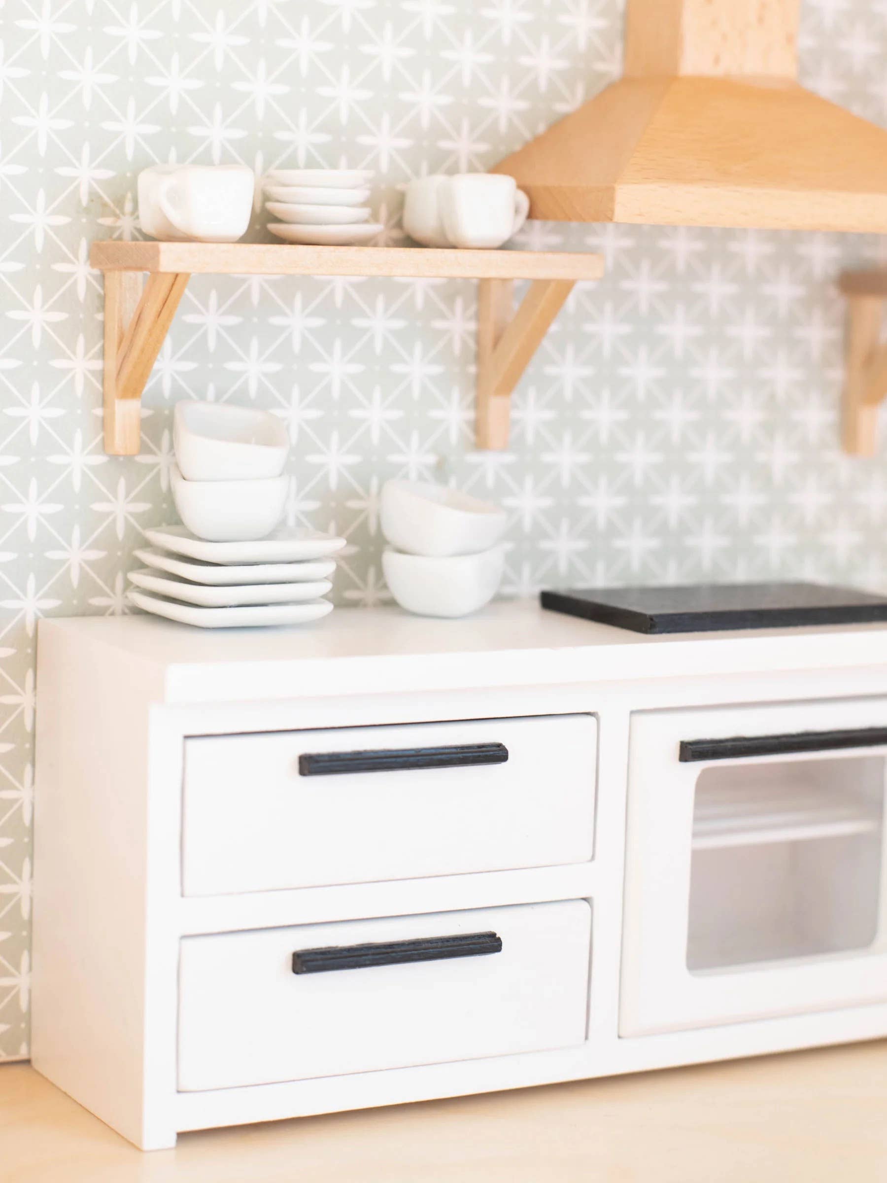 Dollhouse Porcelain Dishes Set | White