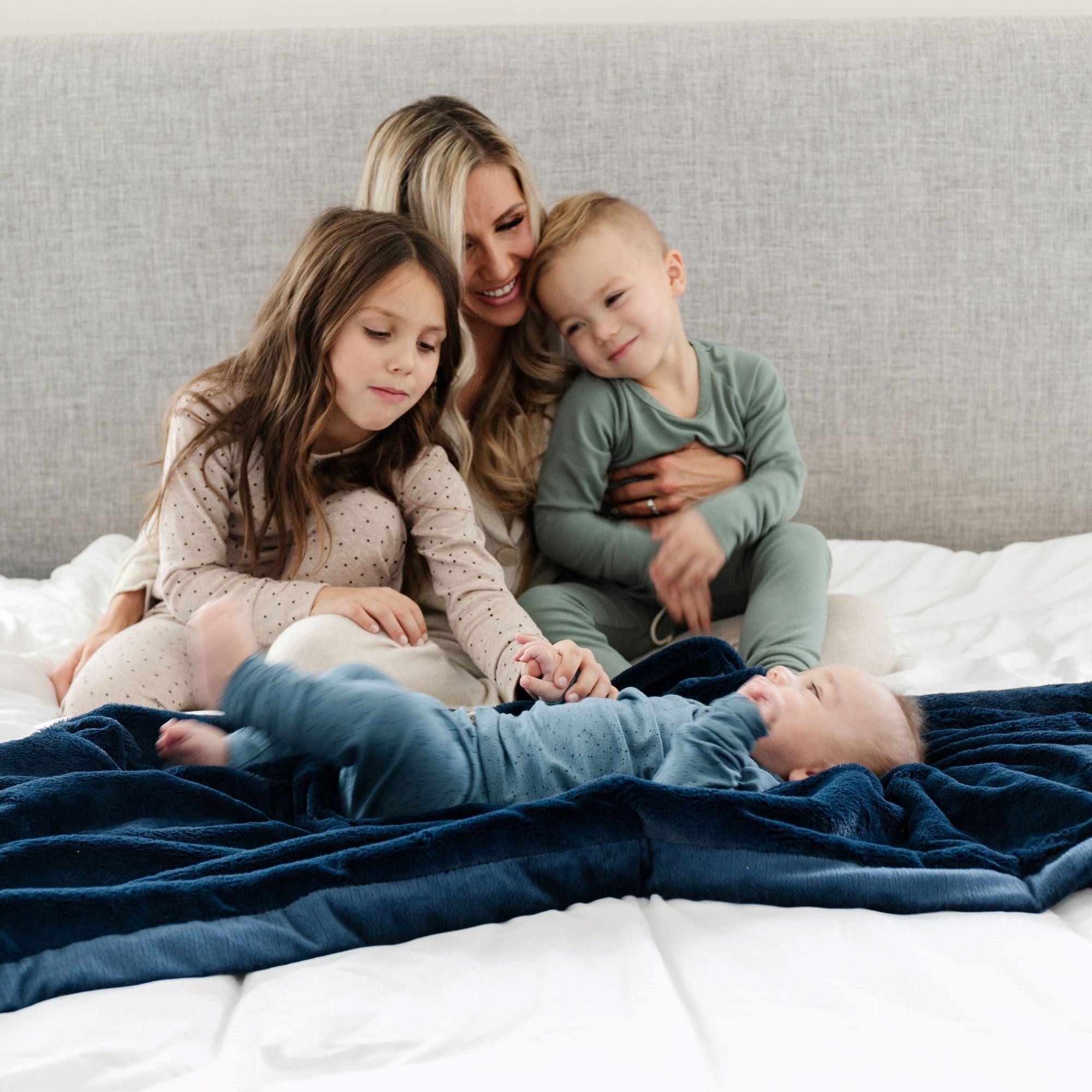 Navy Lush Toddler Blanket — gallery photo 4
