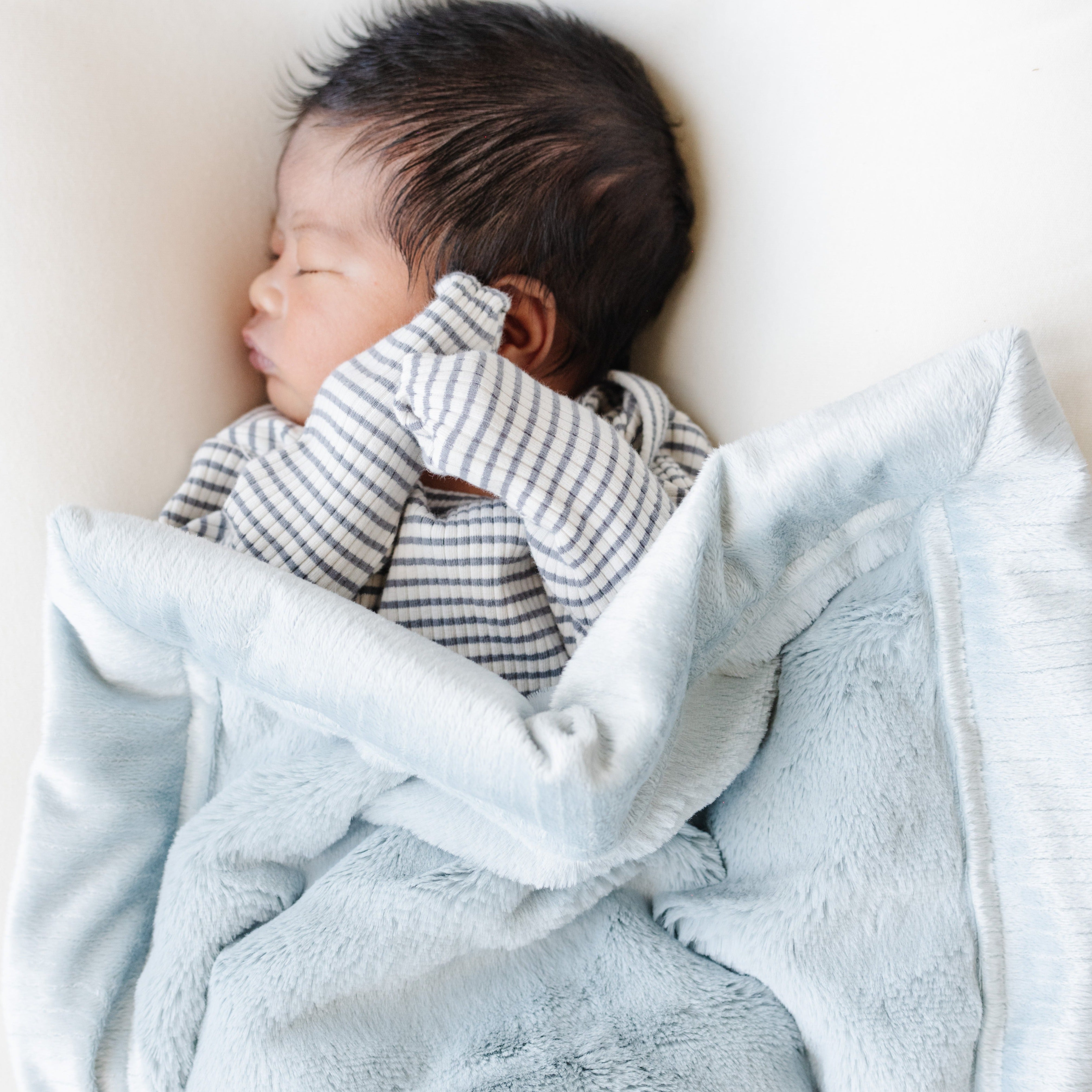 Chambray Lush Recieving Blanket — gallery photo 3
