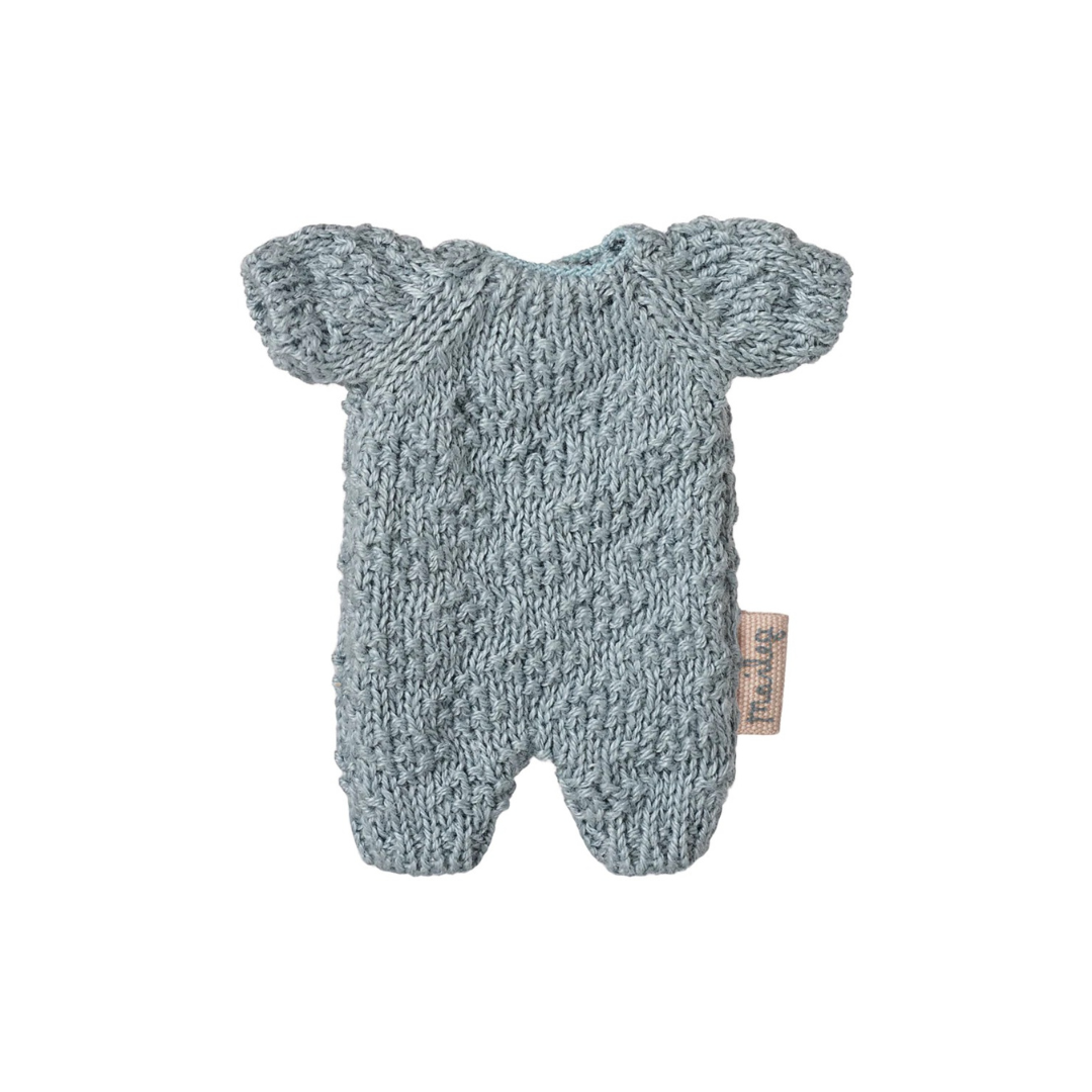 Blue Knitted Suit, Micro