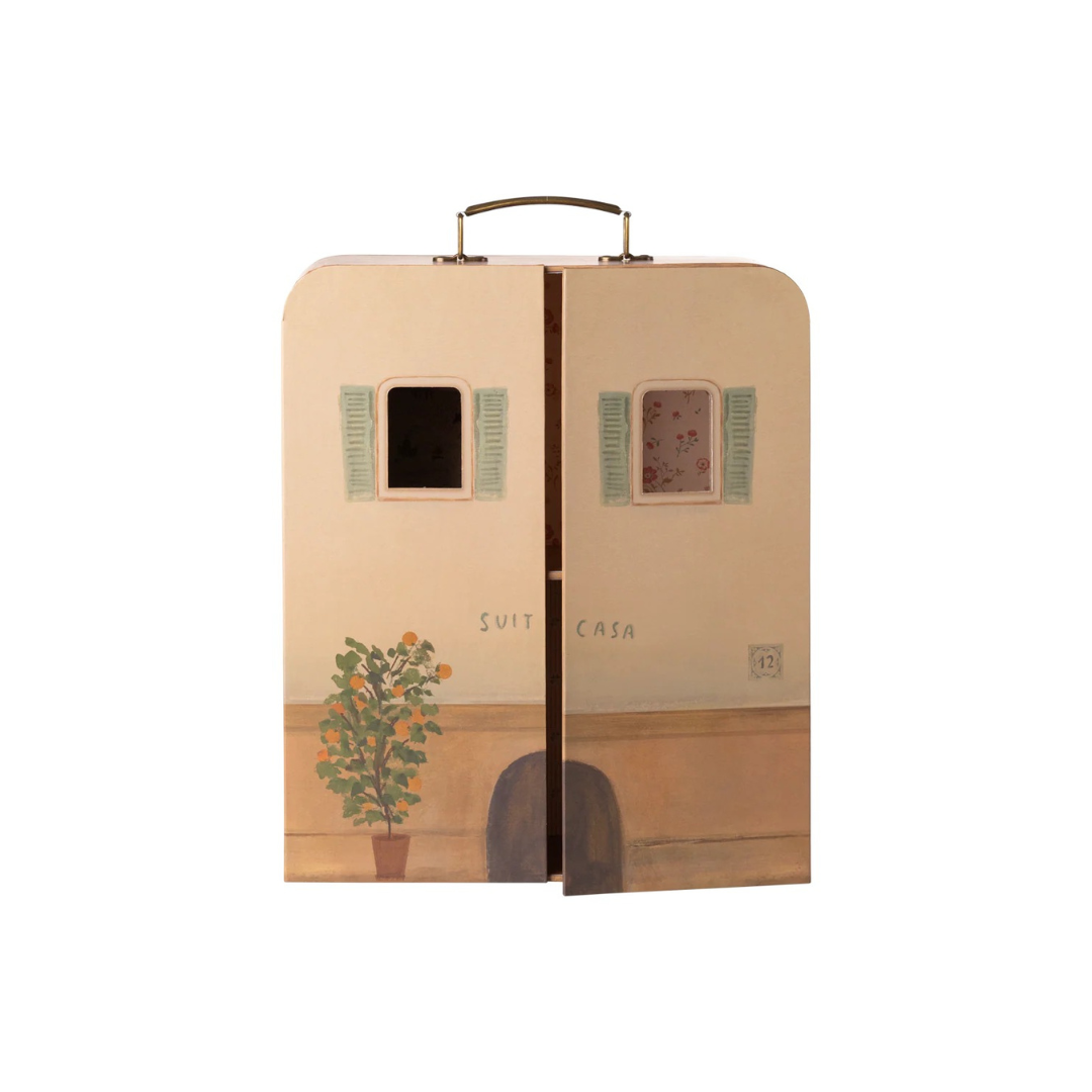 SuitCasa Mouse House