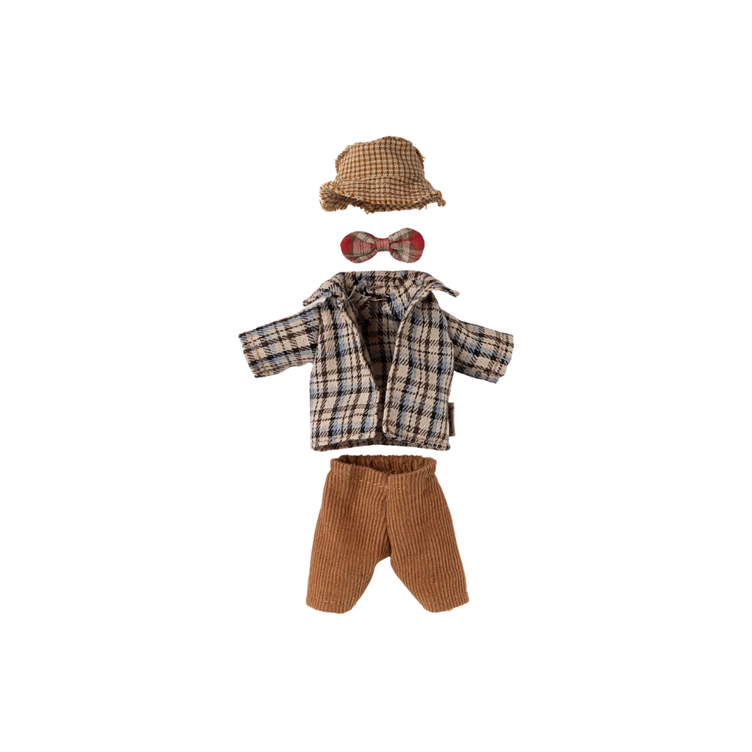 Clothes for Grandad Mouse