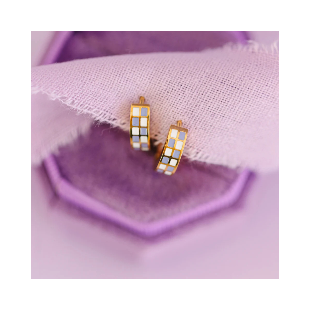 Periwinkle Checkered Huggies