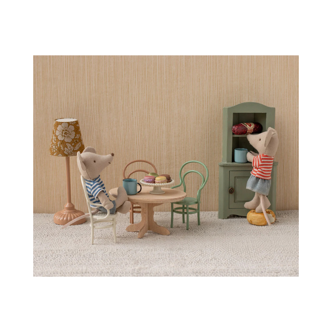 Oval Mouse Dining Table, Nature