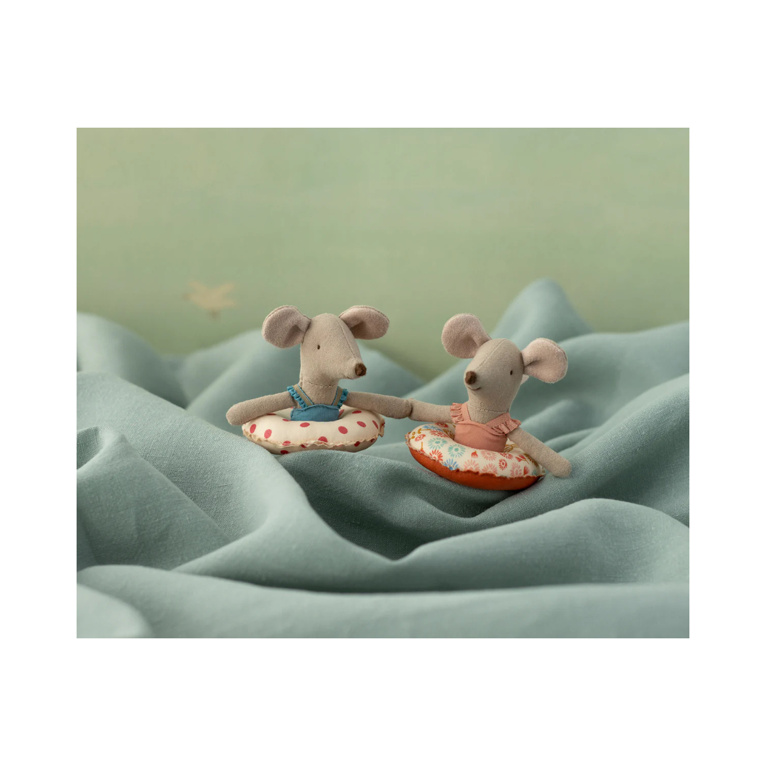 Beach Mouse Little Sister with Float, Red Dot