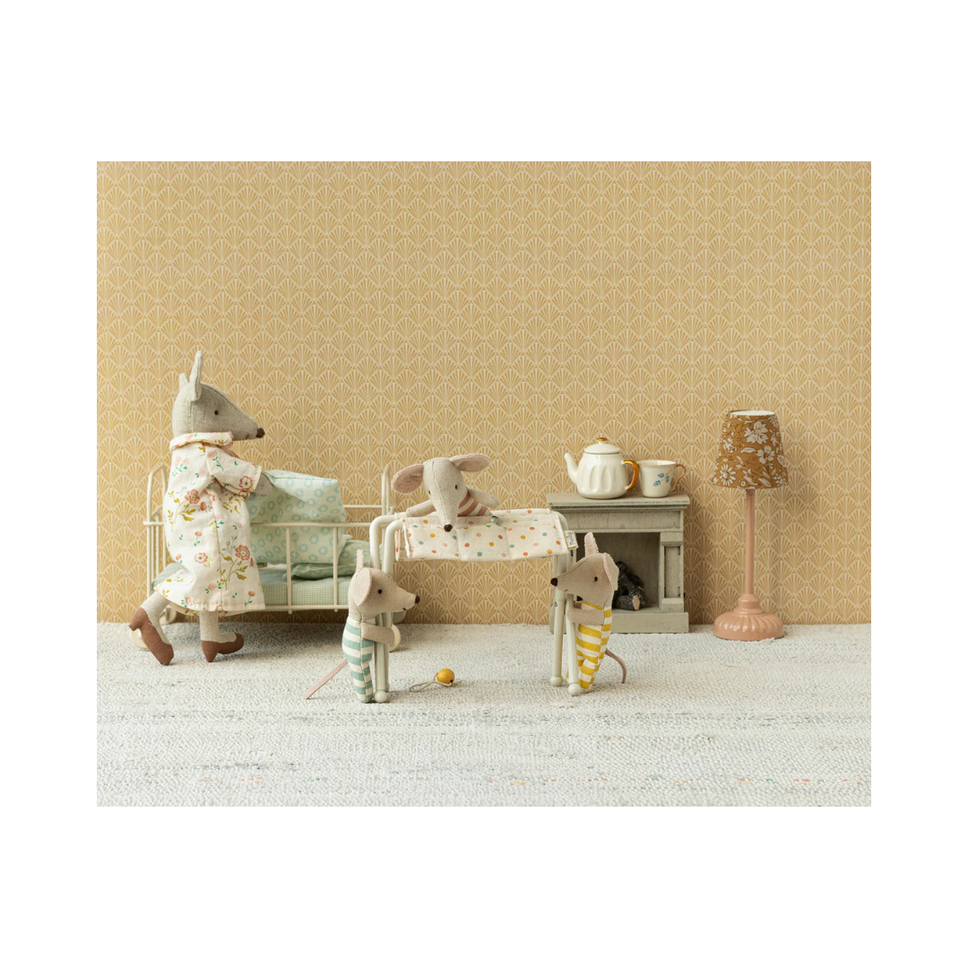 Nursery Table Mouse Off White