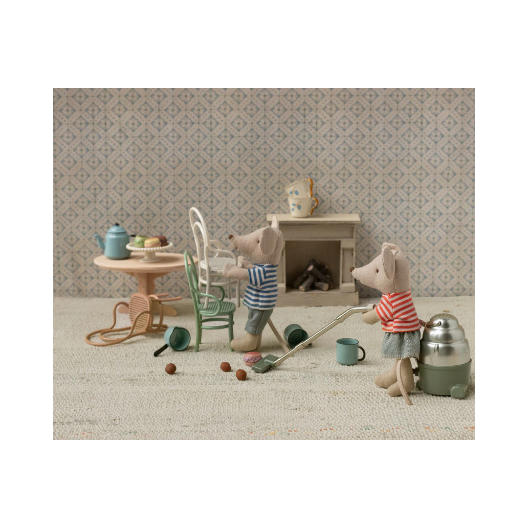 Vintage Mouse Chair Off White