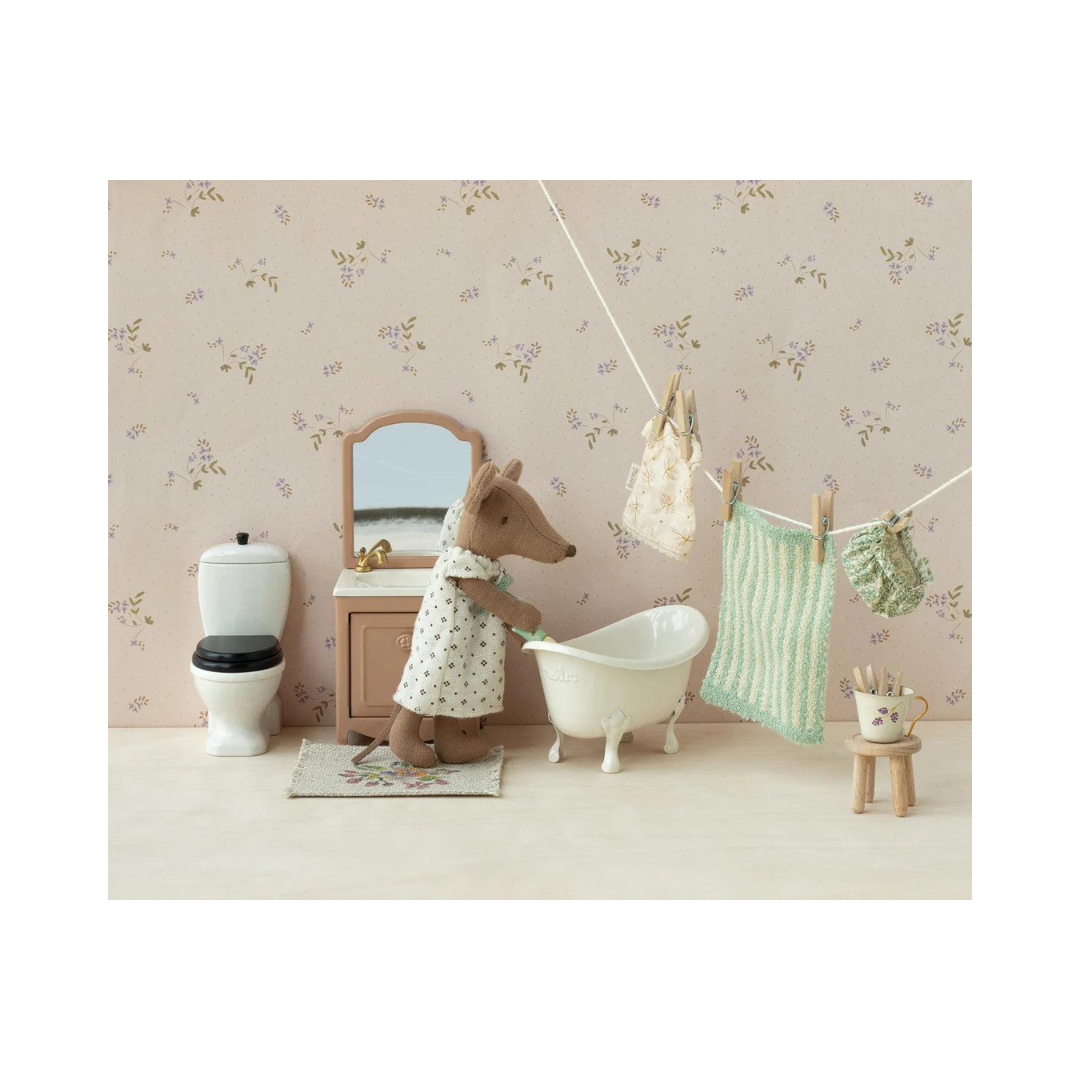 Sink Dresser, Dark Powder