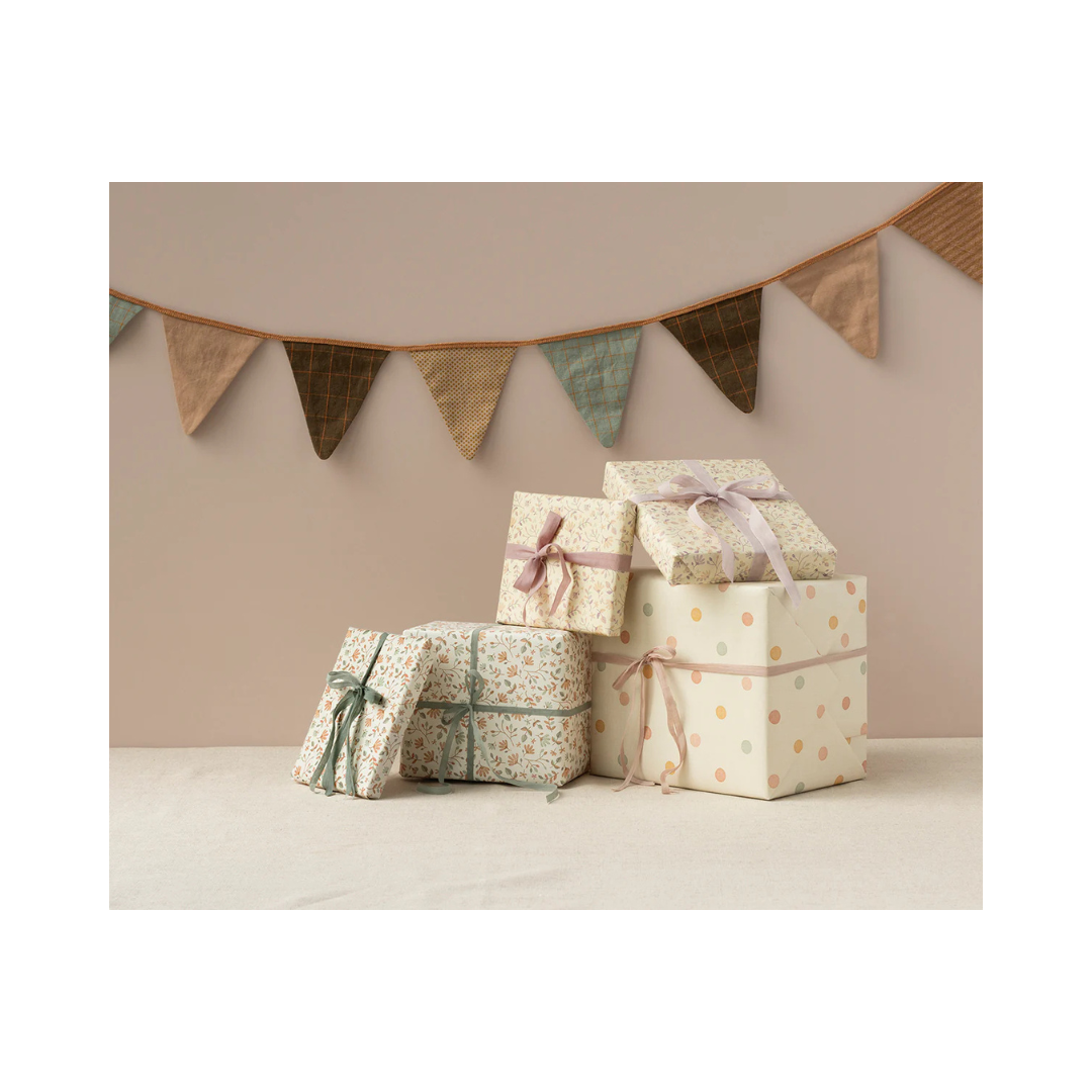 Gift Wrap Merle Rose