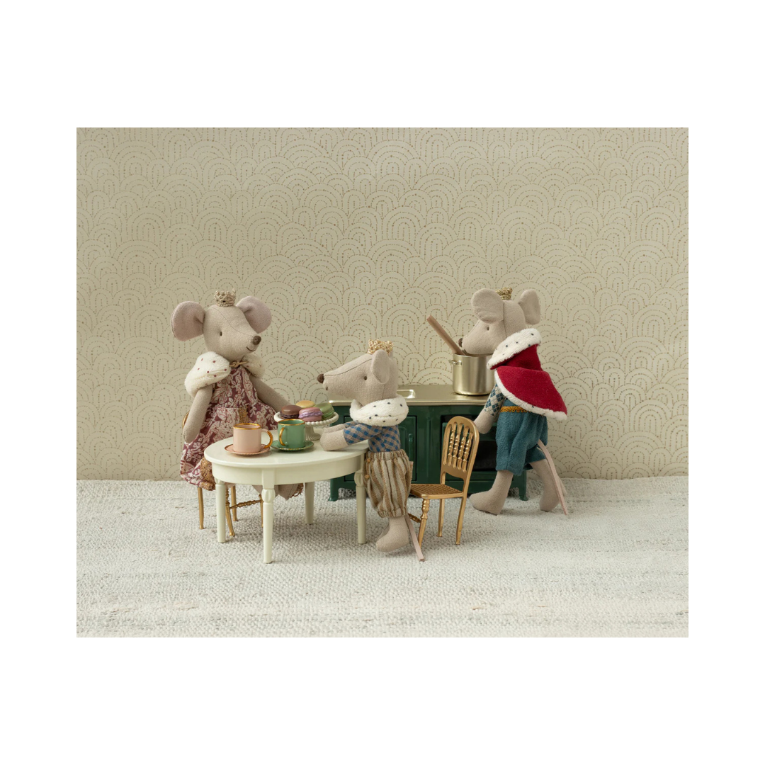 Mouse Vintage Dining Table