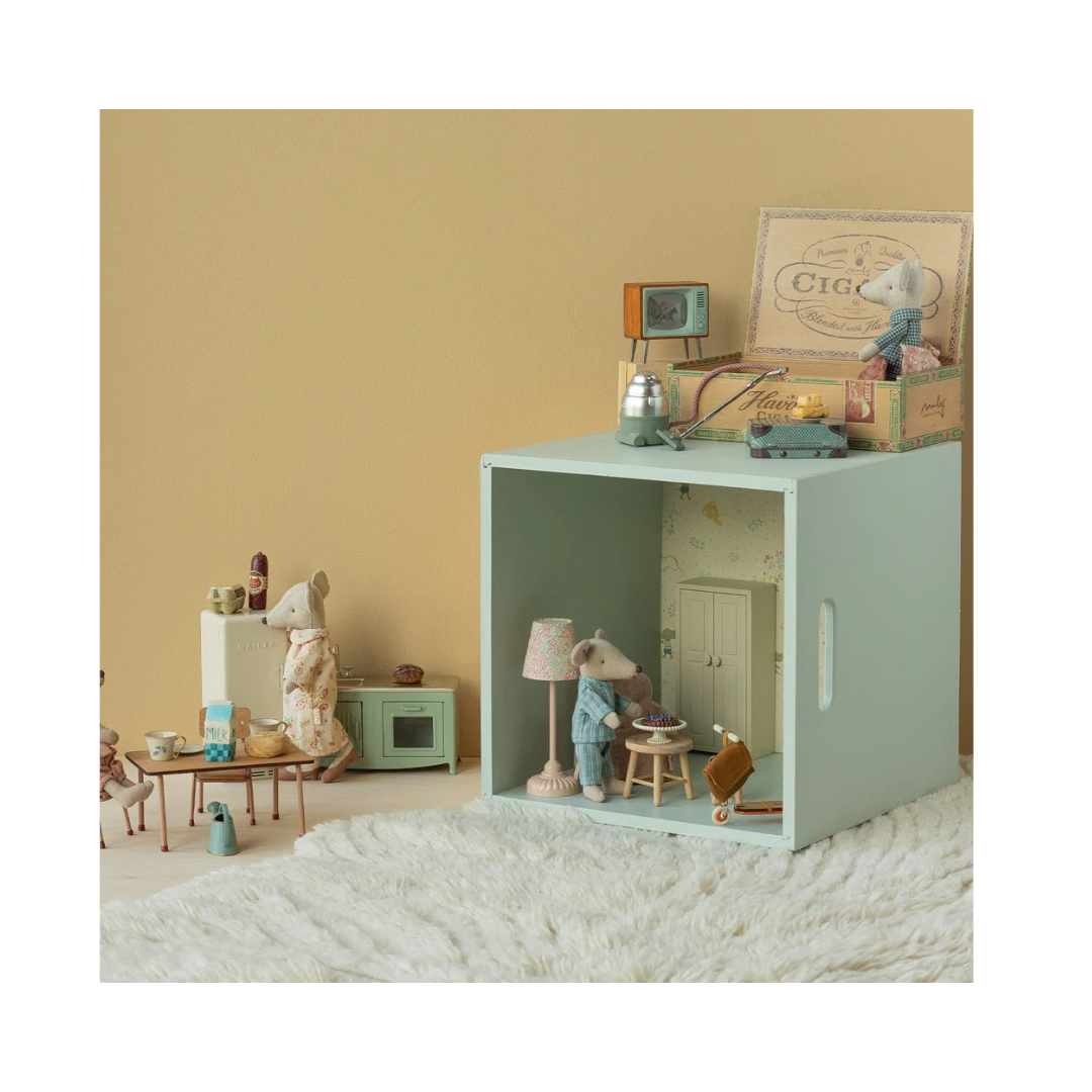 Grandma and Grandpa Mice in Cigar Box