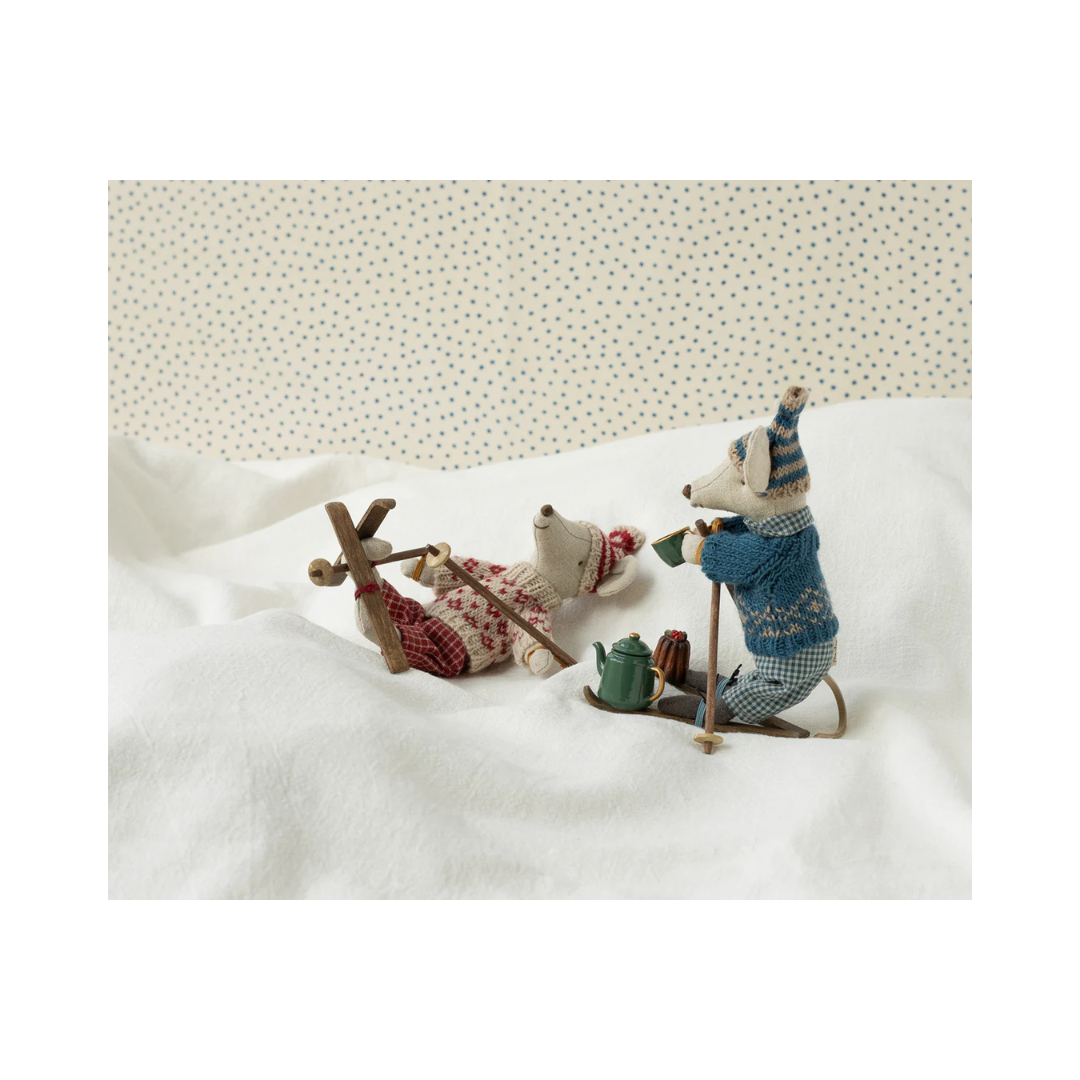 Winter Mouse Mum w Ski Set, Red