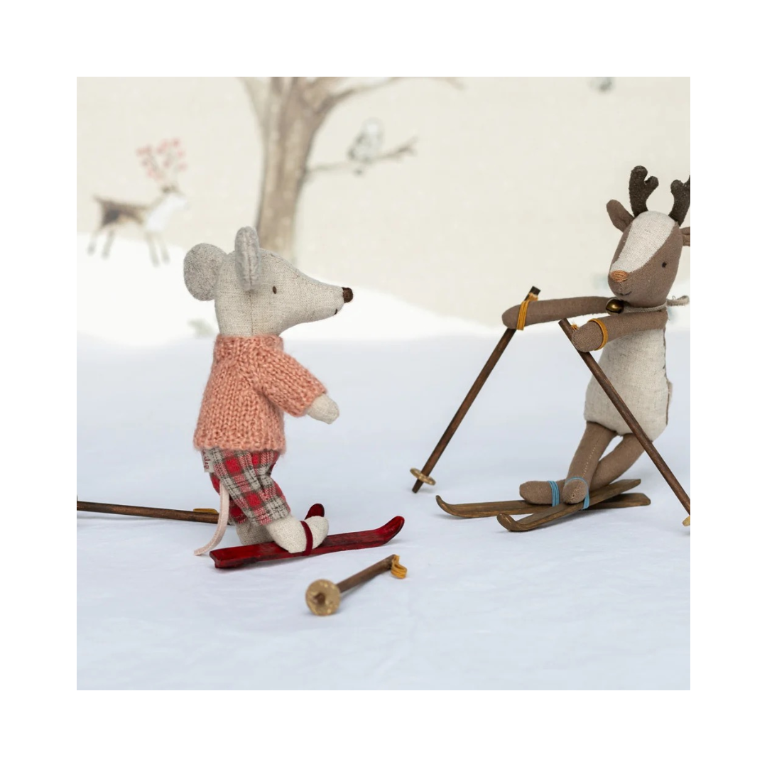 Winter Mouse Big Sister w/Ski Set