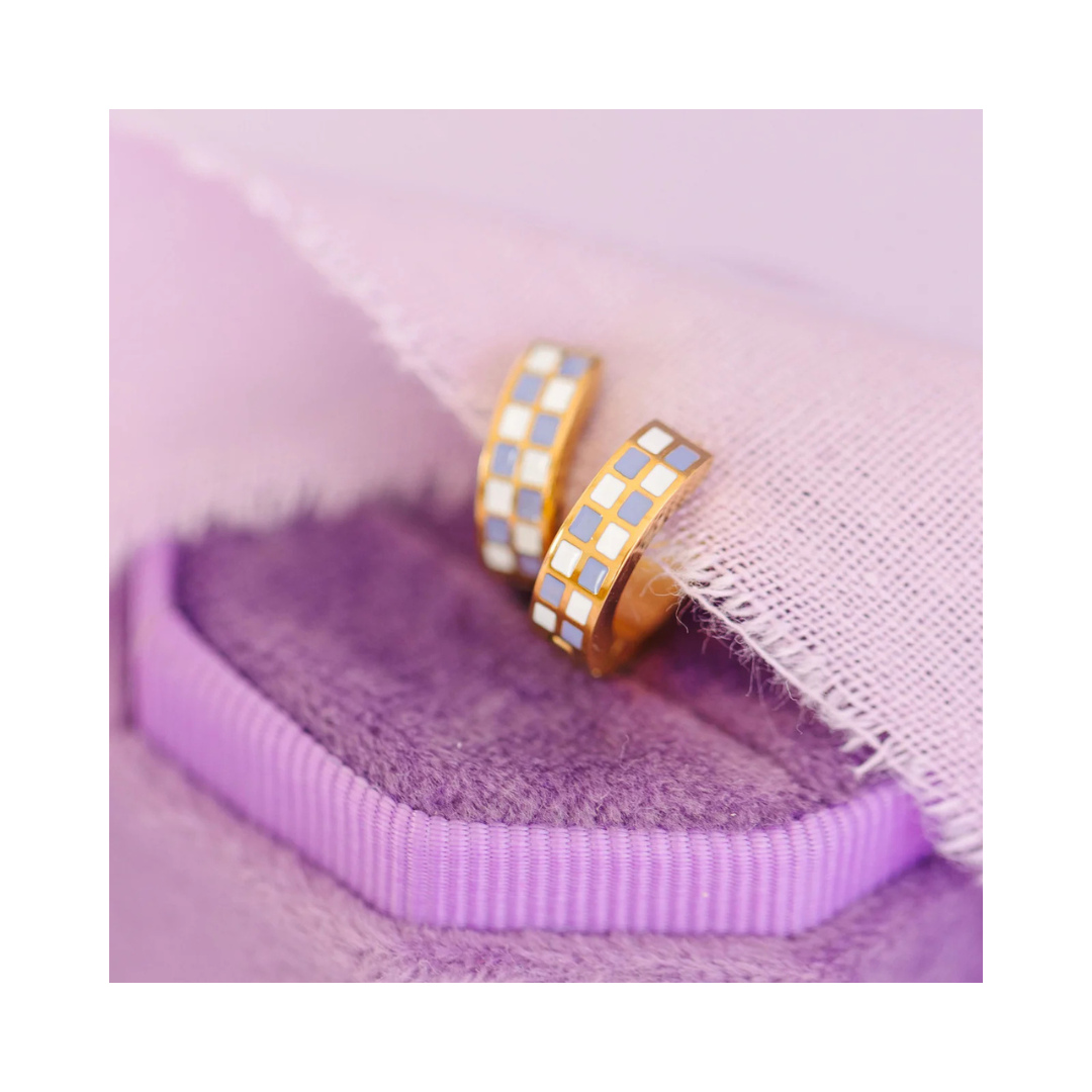 Periwinkle Checkered Huggies