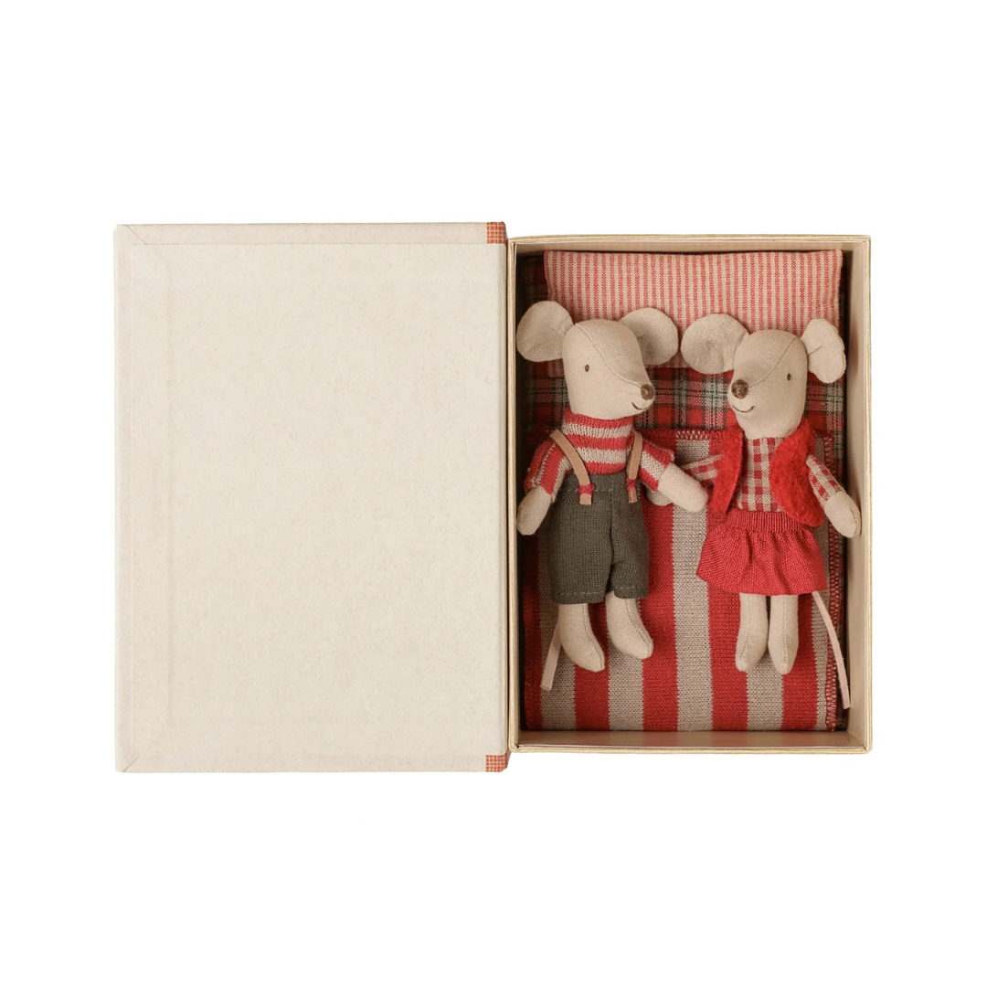Christmas Twin Mice, Little Brother and Little Sister in Book