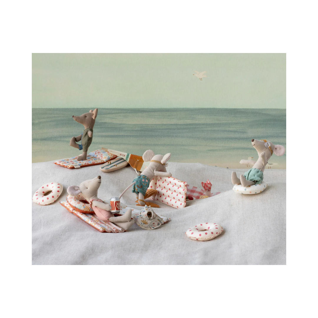 Beach Float, Red Dot