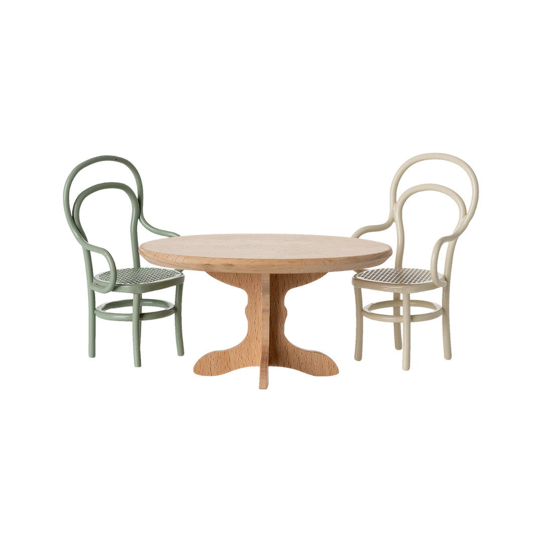 Oval Mouse Dining Table, Nature