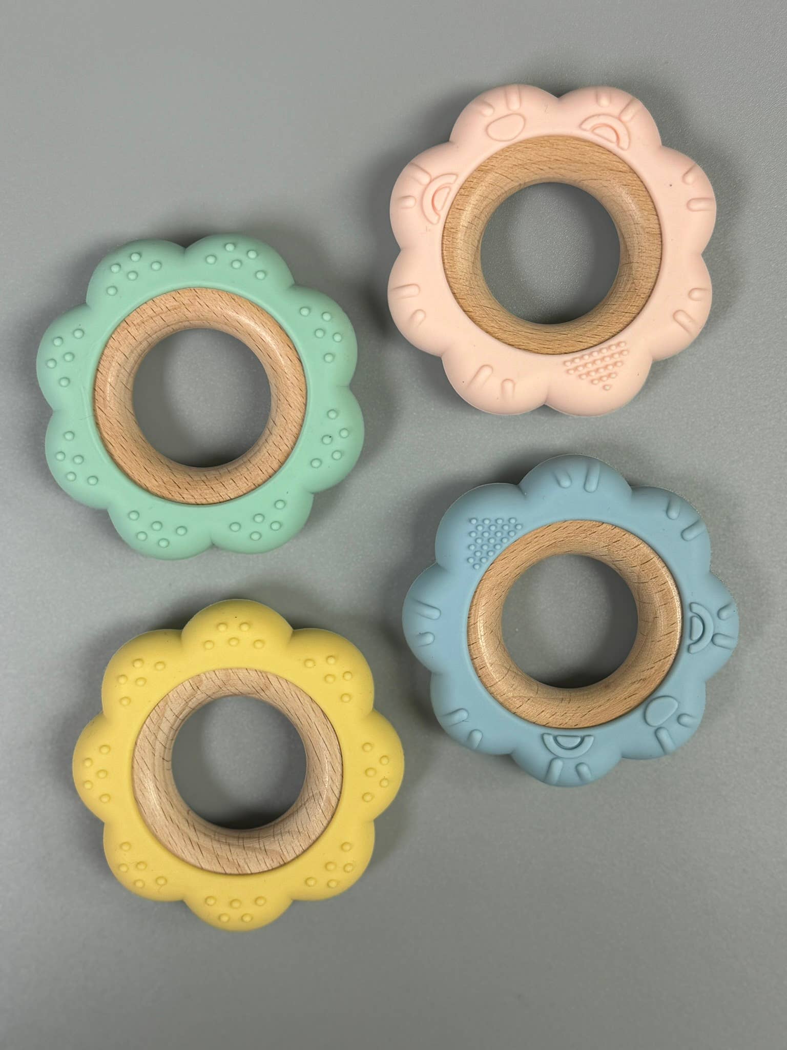 BPA Silicone & Beechwood Teether Ring Flower: Mint
