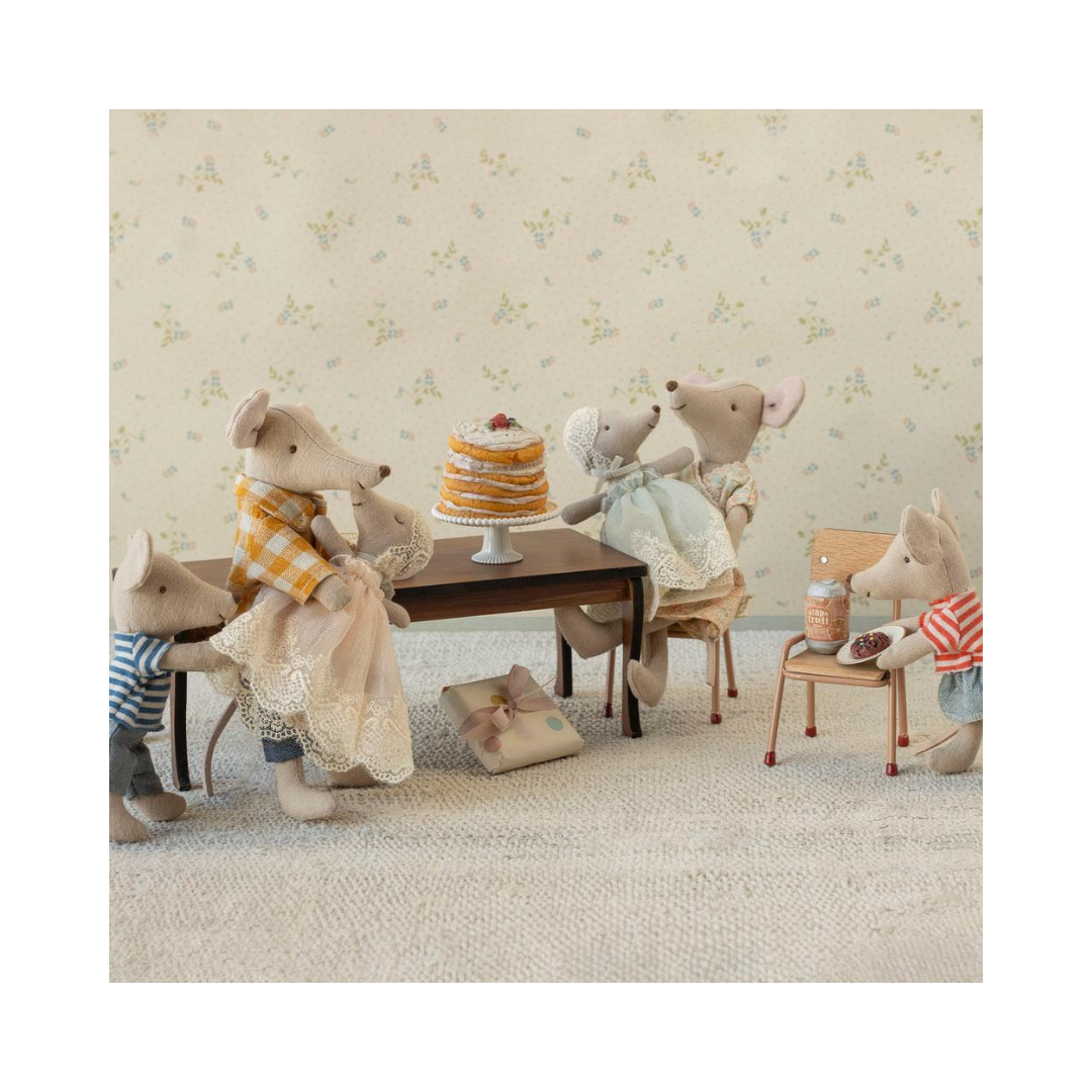 Party cake and cake stand, Mouse - Off White