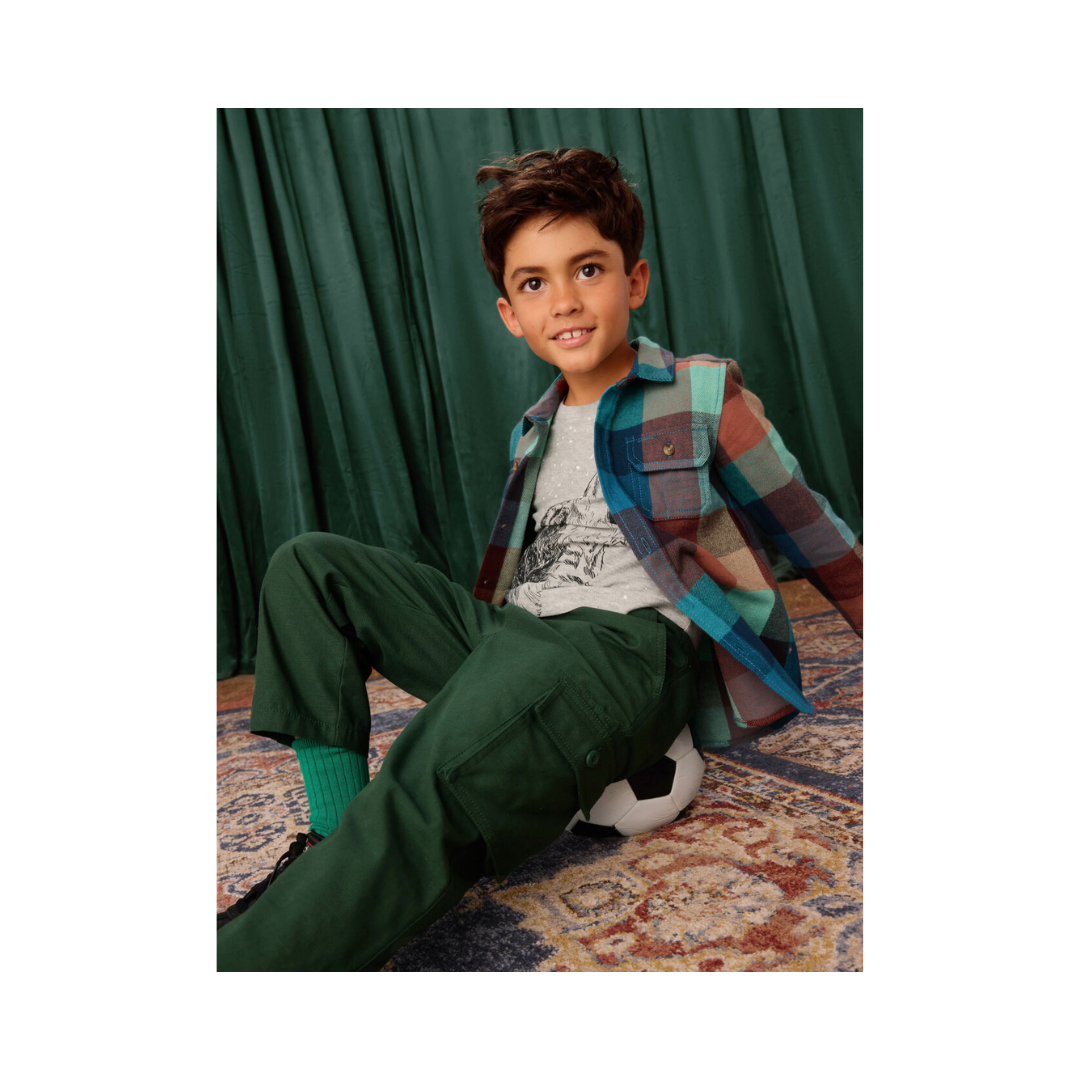 Husky Howl Long Sleeve Graphic T Shirt