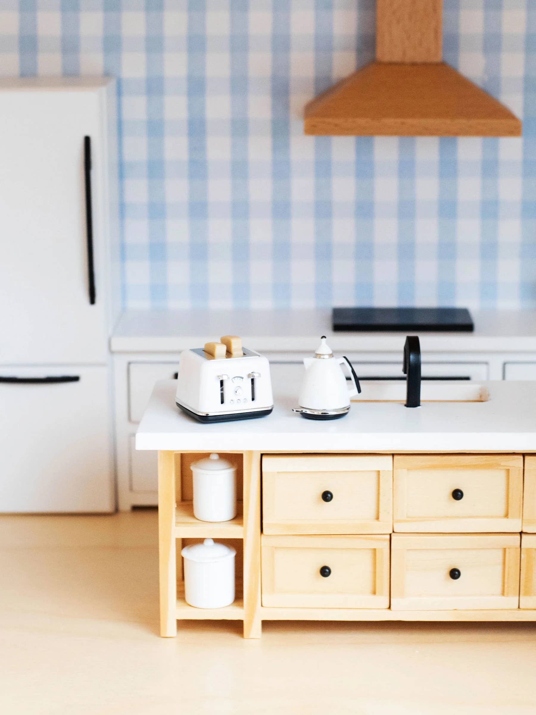 Dollhouse Farm Style Island with Drawers | Natural Wood