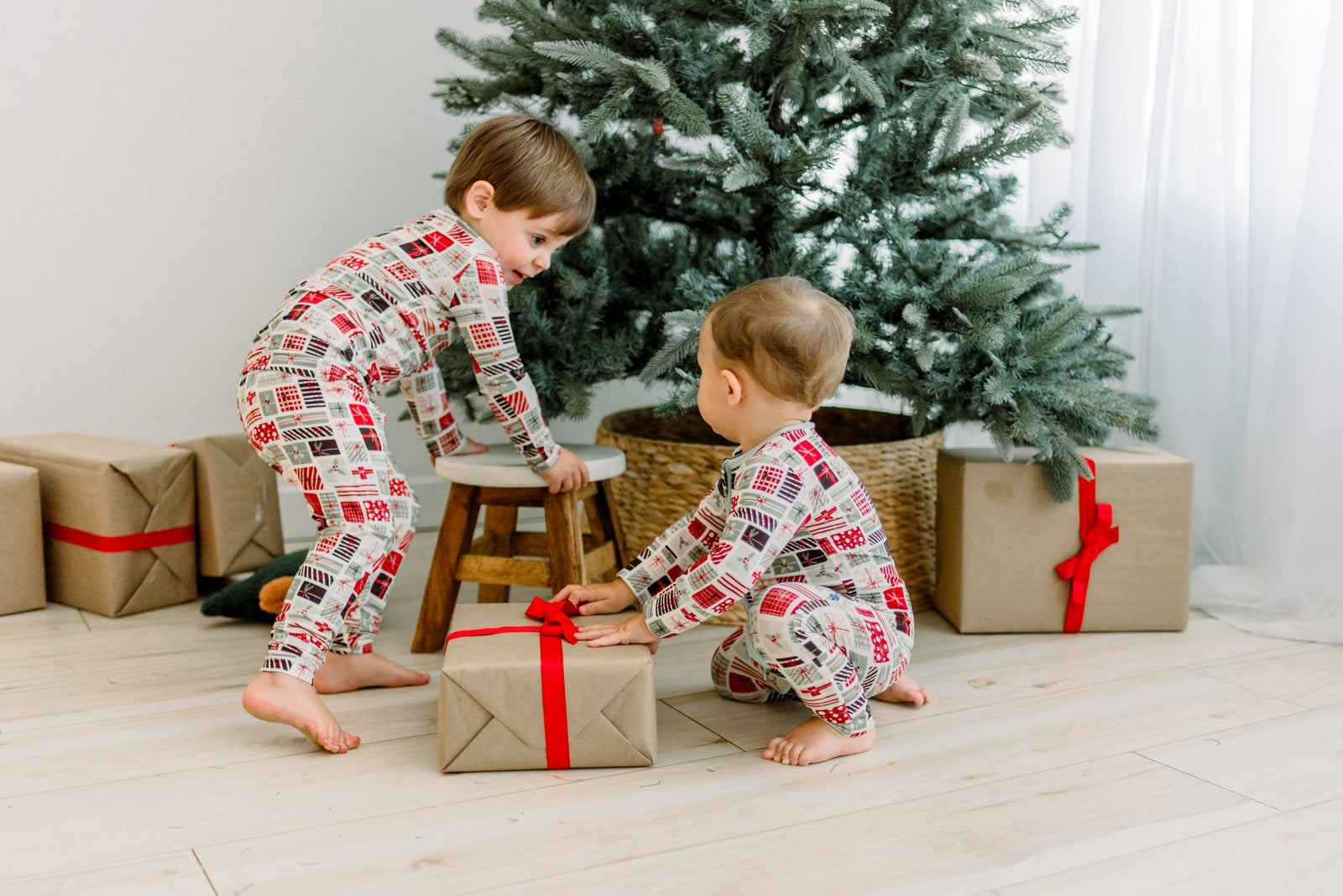 Natural Christmas Gifts Long Sleeve Pajama Set — gallery photo 4