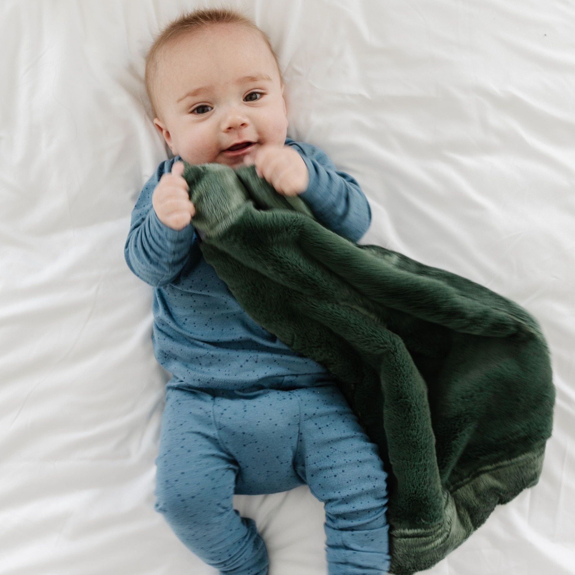 Hunter Mini Lush Blanket — gallery photo 4