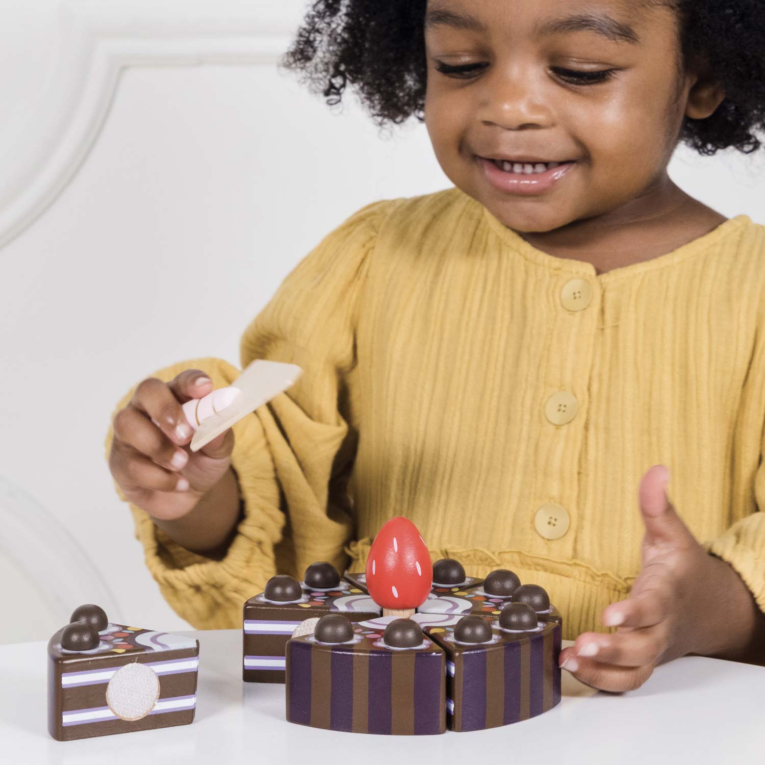 Wooden Chocolate Cake — Le Toy Van product photo 3