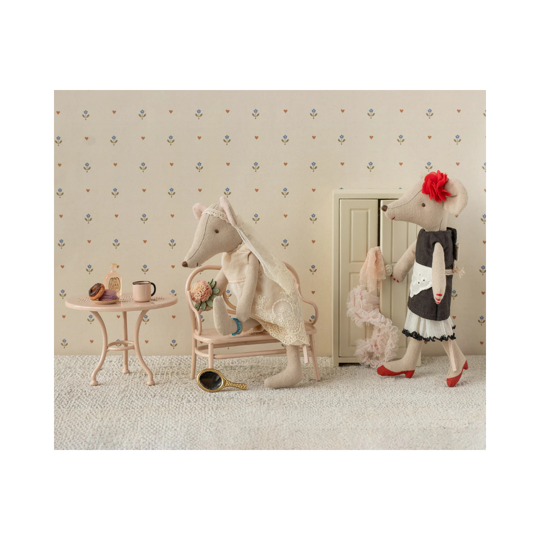 Beautician Mouse Mum