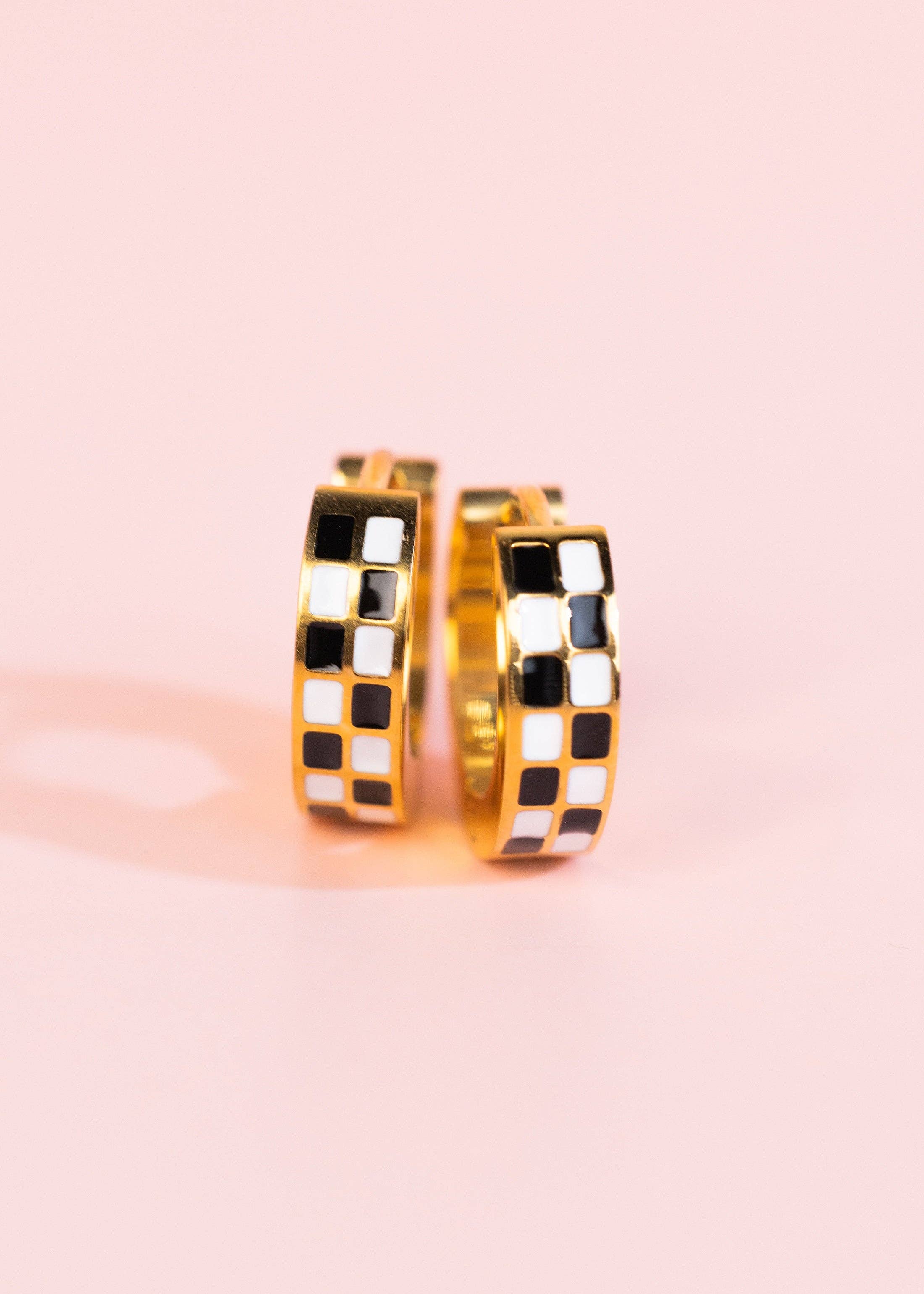 Black/White Checkered Huggies