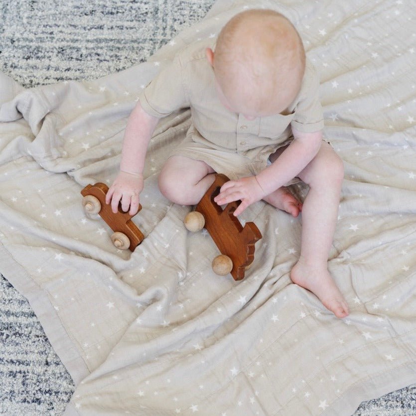 Starry Night Bamboo Rayon Muslin 4-Layer Quilt — gallery photo 4