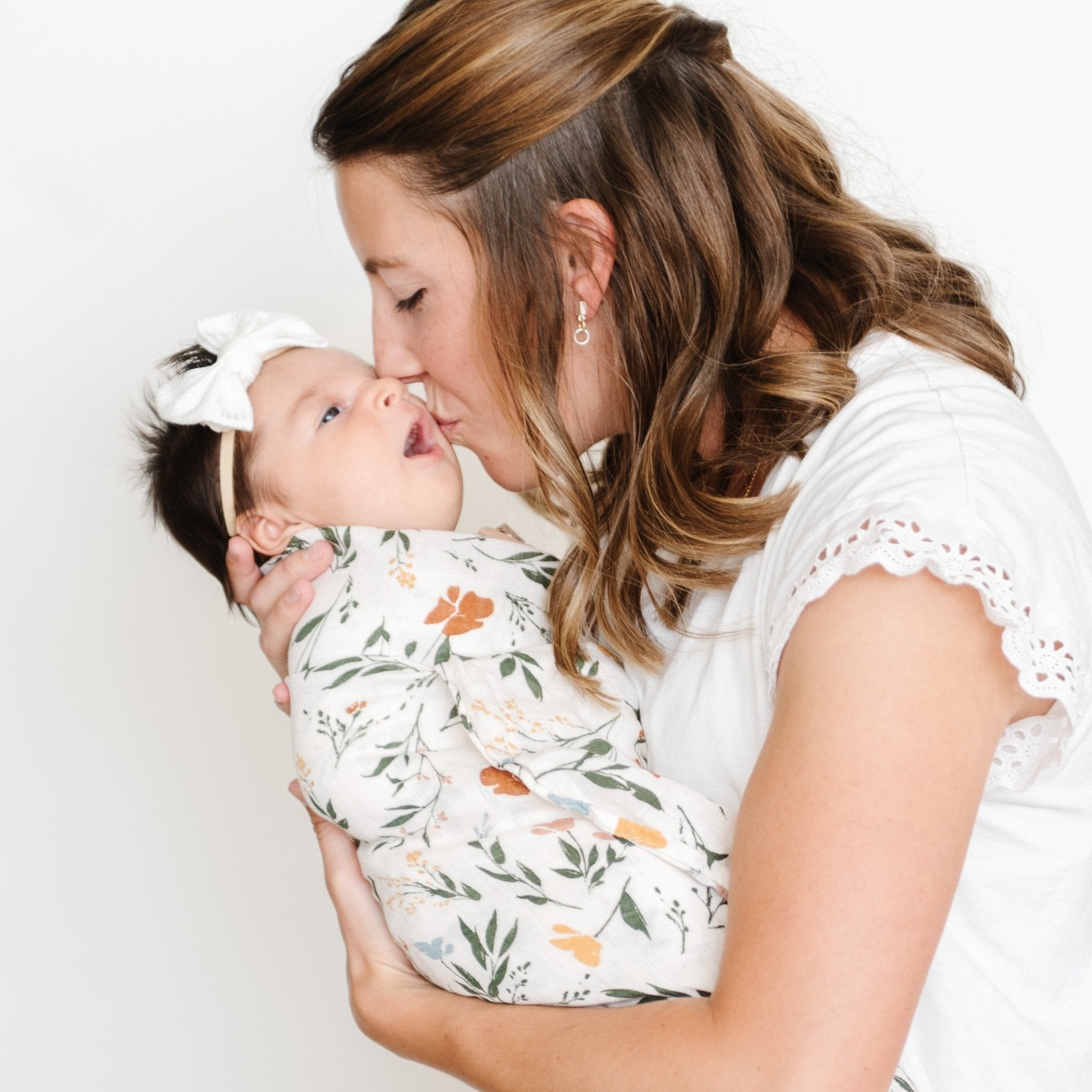 Bamboo Rayon Muslin Swaddles, Fleurs — gallery photo 5
