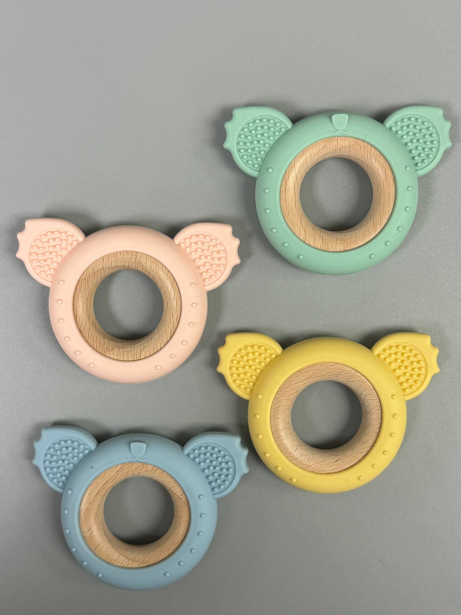 BPA Silicone & Beechwood Teether Ring Kaola: Baby Breath