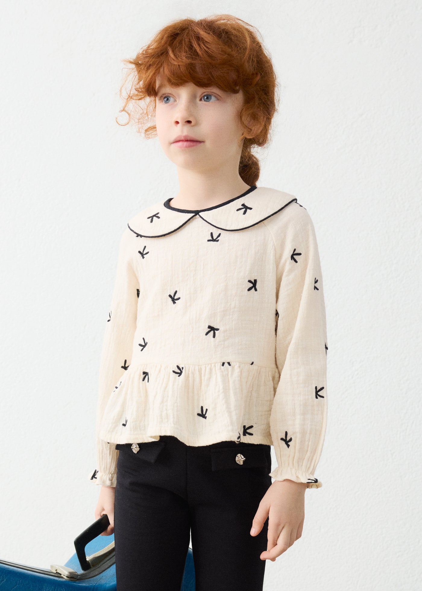 Soja-Negro Embroidered Blouse With Bows 4150