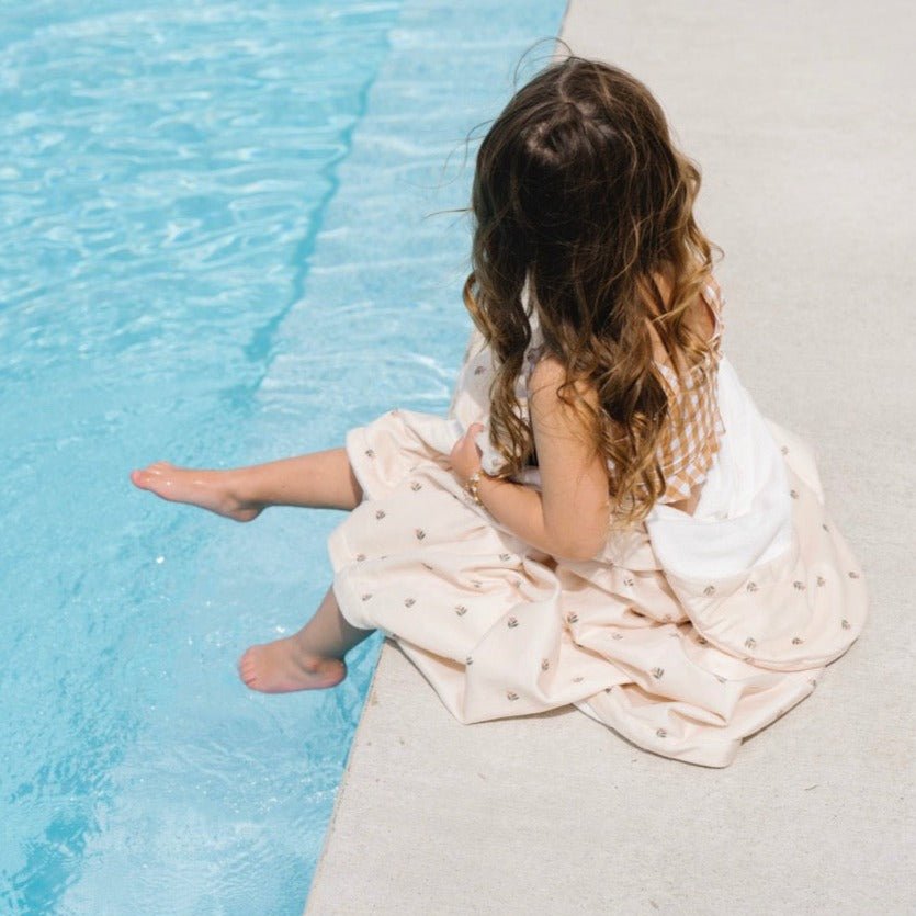 Tulip Hooded Towel — gallery photo 3