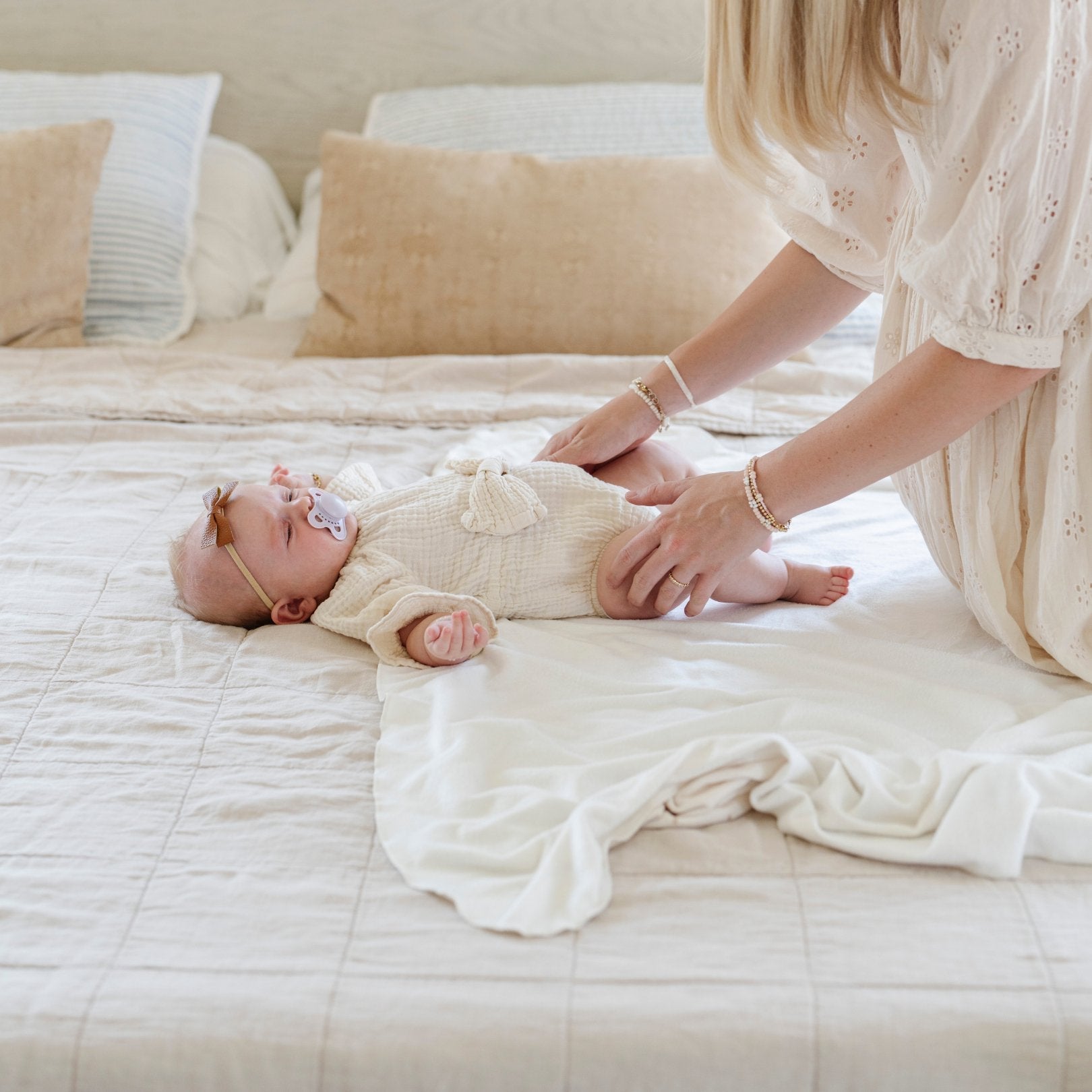 Apple Minky Stretch Luxe Swaddle — gallery photo 3