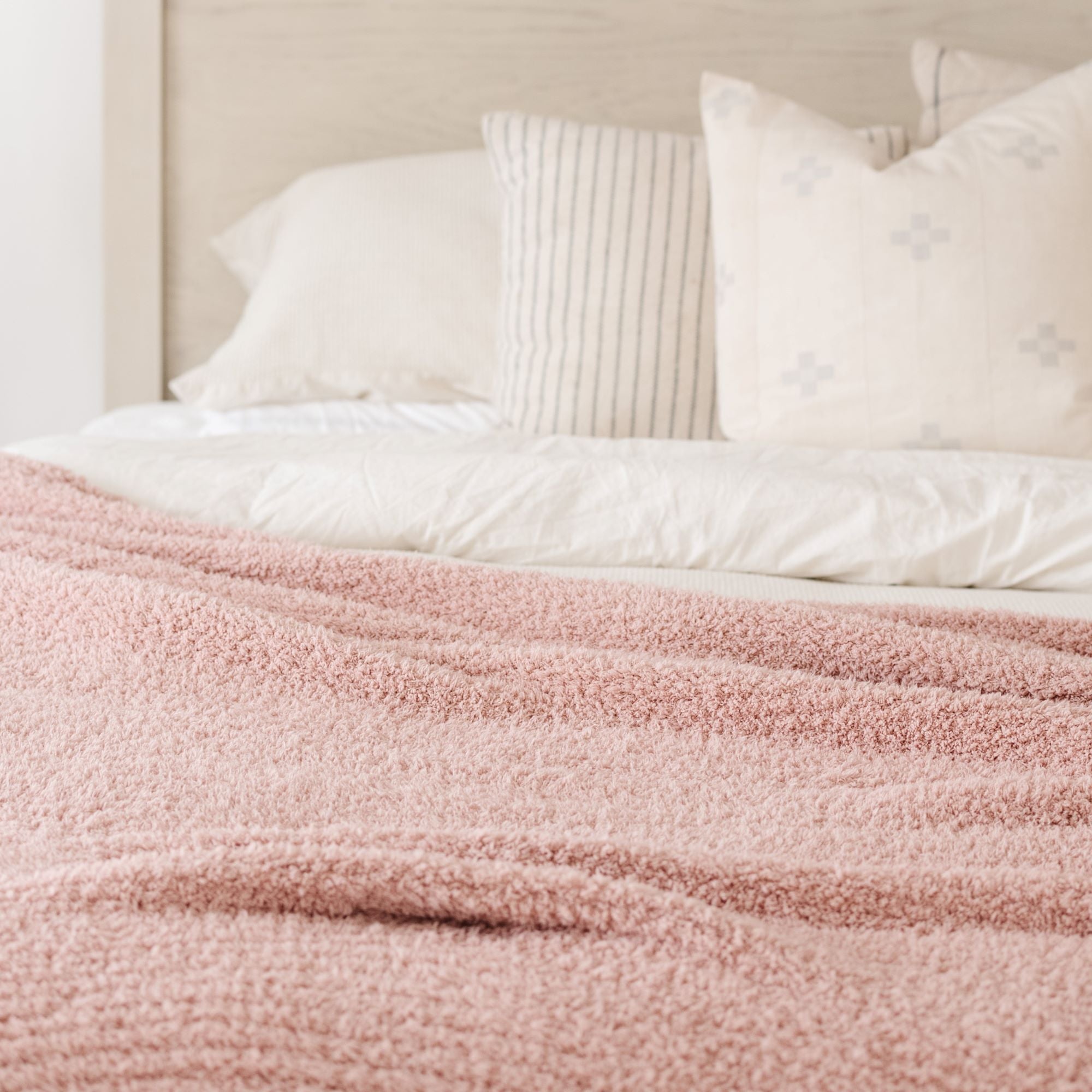 Cameo Pink Ribbed Bamboni Receiving Blanket — gallery photo 3