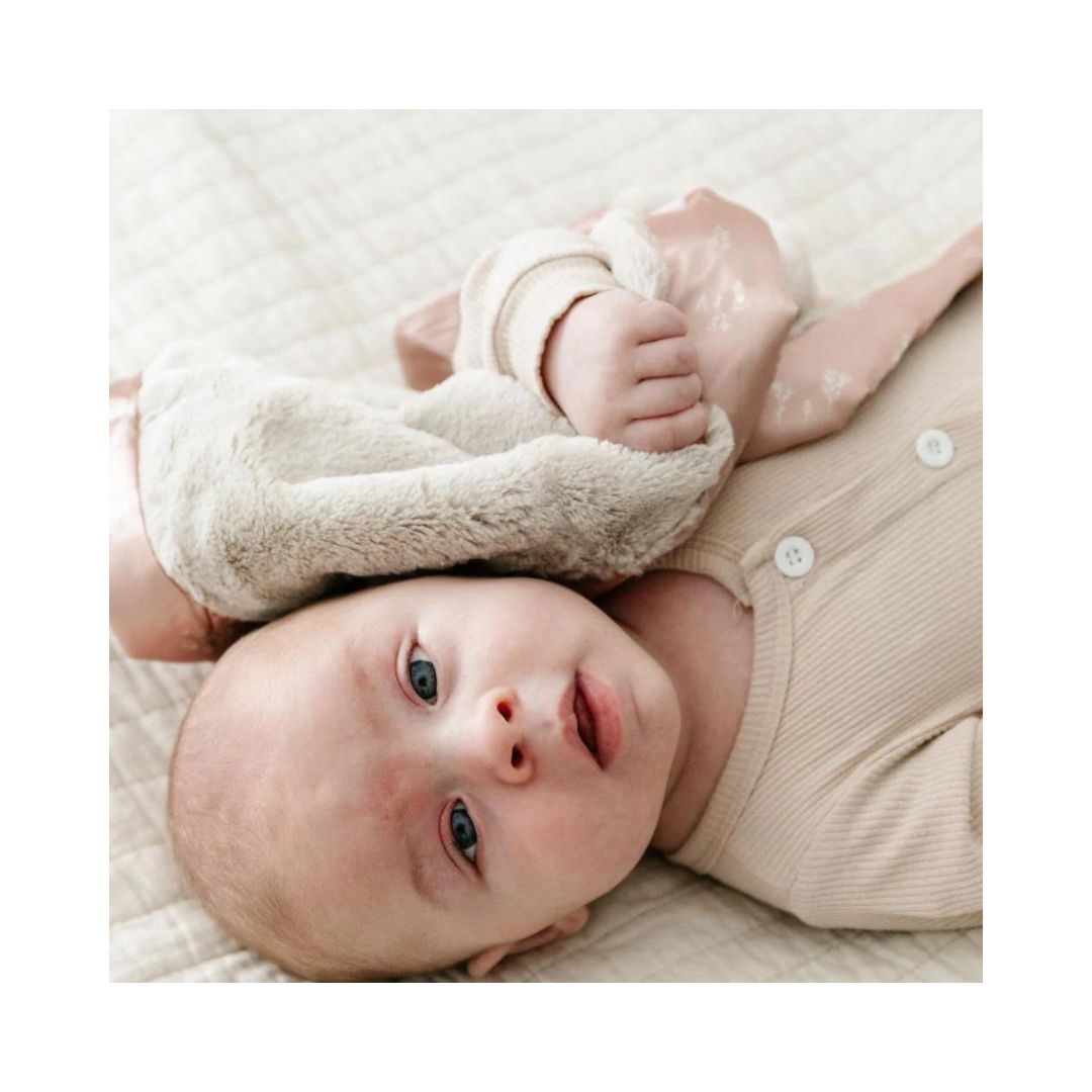 Dainty Floral Satin Back Mini Blanket